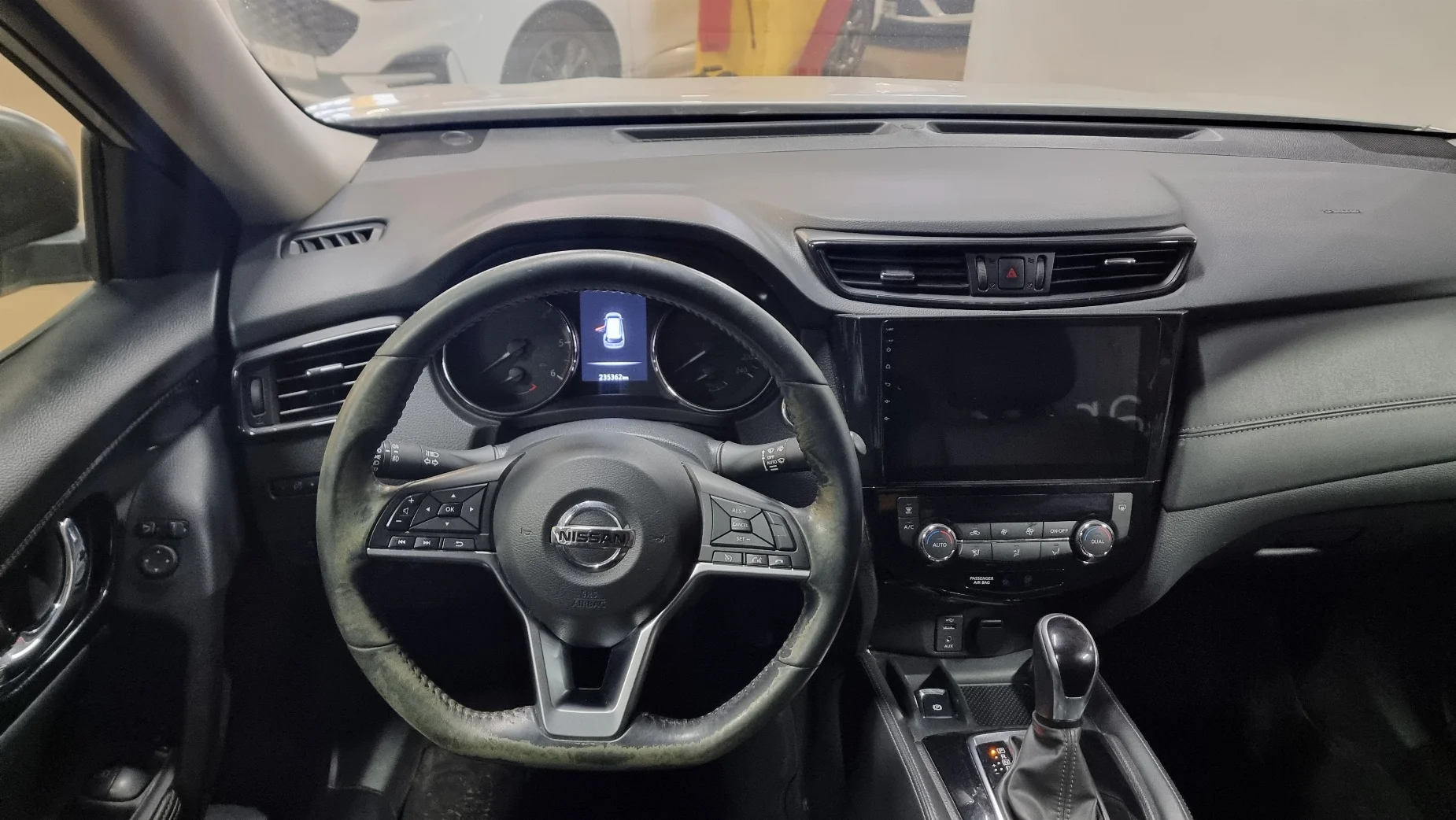 Nissan X-Trail photo